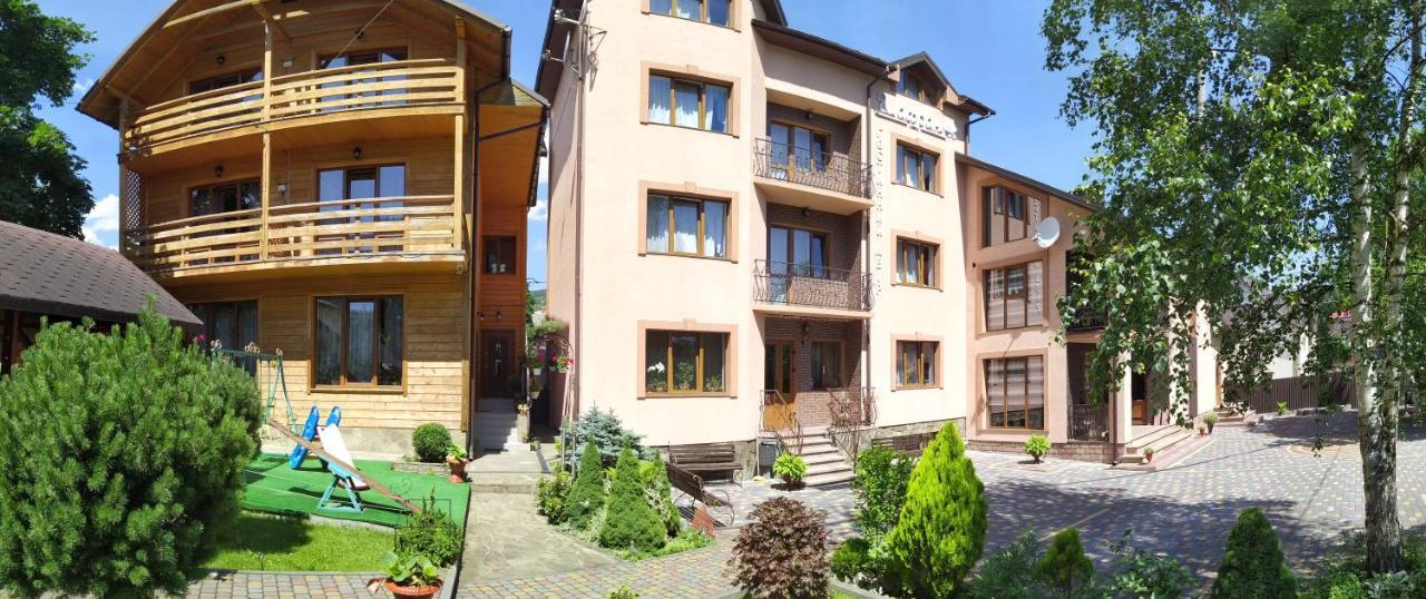 Guest House Shafran Yaremche Bagian luar foto