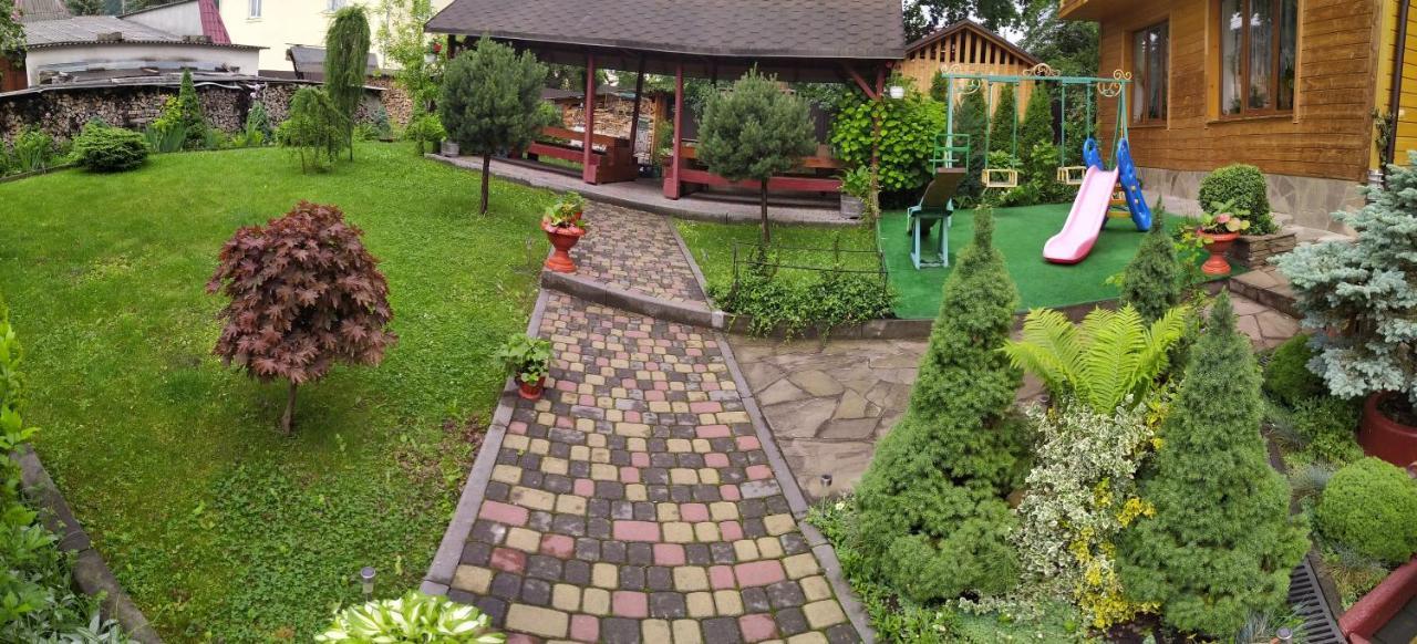 Guest House Shafran Yaremche Bagian luar foto