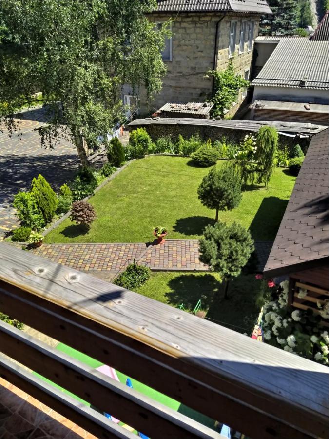 Guest House Shafran Yaremche Bagian luar foto