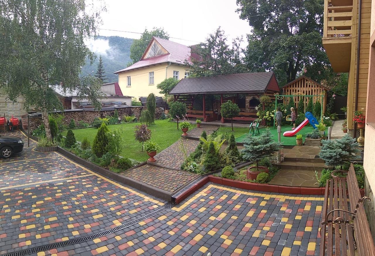 Guest House Shafran Yaremche Bagian luar foto
