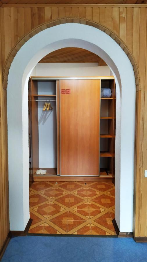 Guest House Shafran Yaremche Bagian luar foto