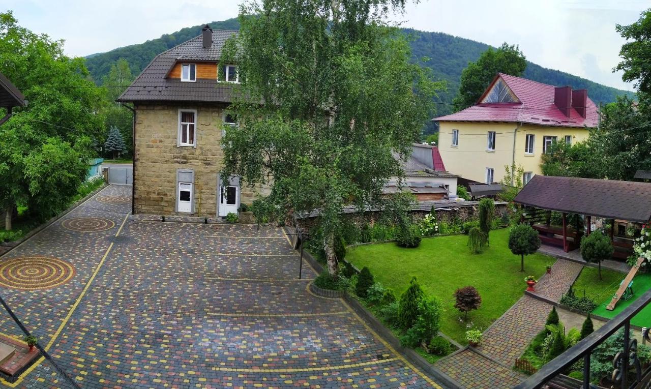 Guest House Shafran Yaremche Bagian luar foto