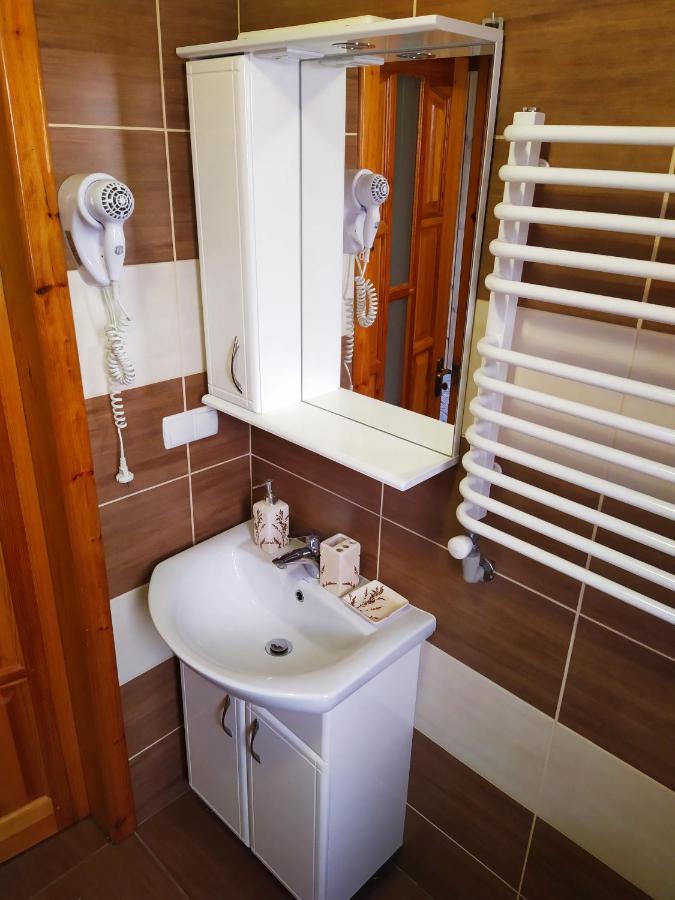 Guest House Shafran Yaremche Bagian luar foto