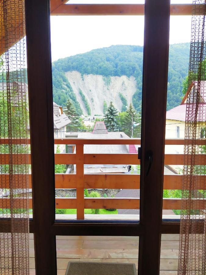 Guest House Shafran Yaremche Bagian luar foto