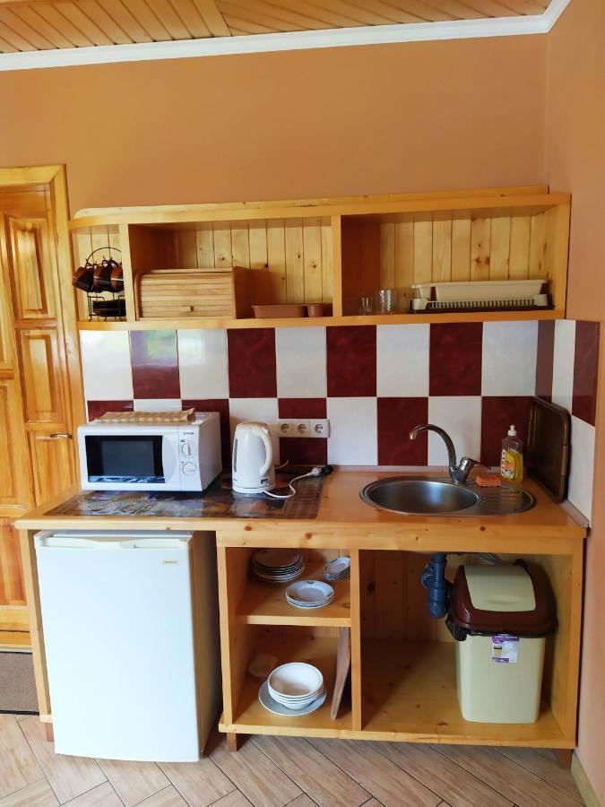 Guest House Shafran Yaremche Bagian luar foto