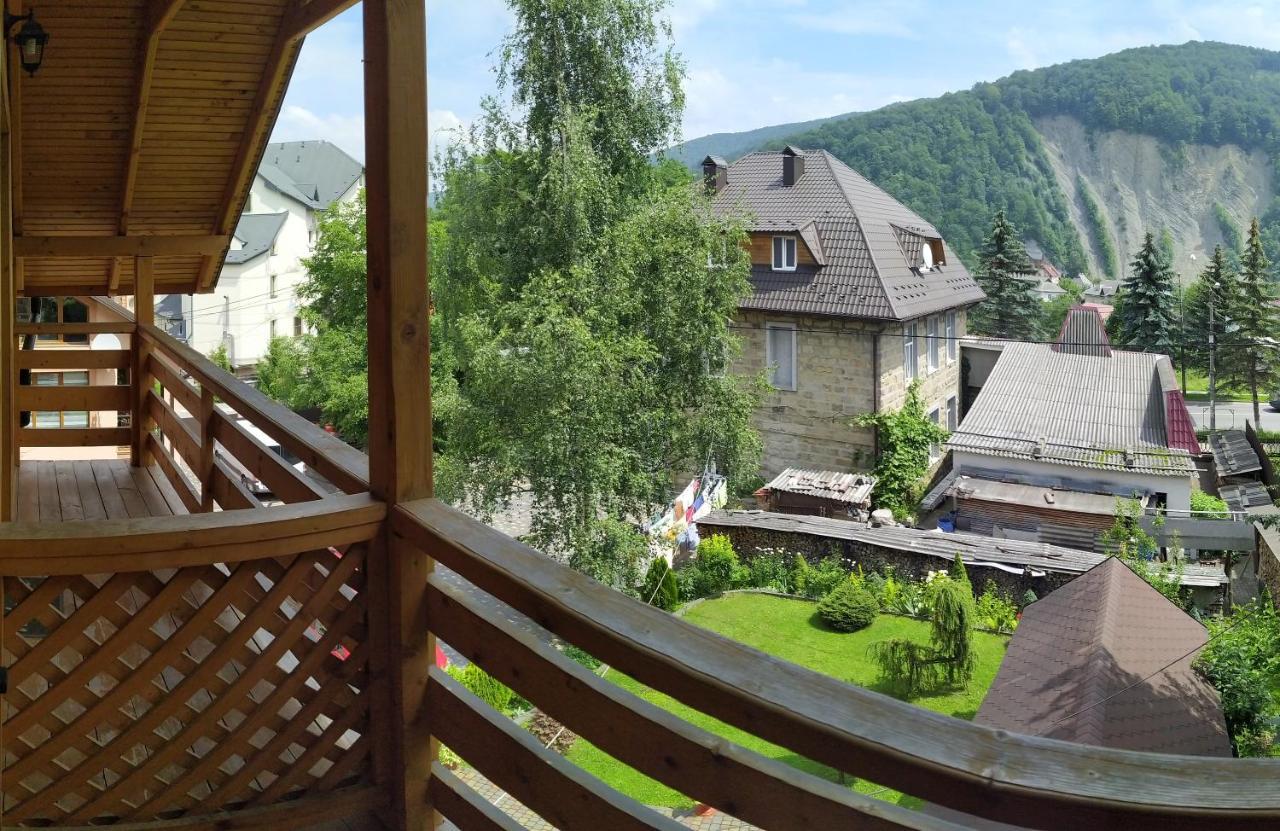 Guest House Shafran Yaremche Bagian luar foto