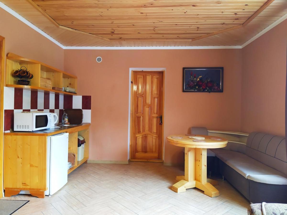 Guest House Shafran Yaremche Bagian luar foto