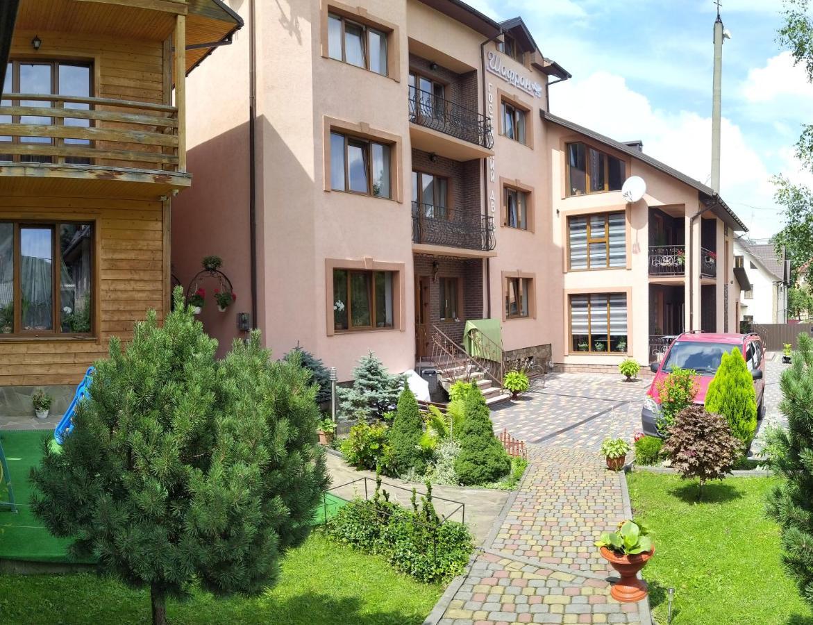 Guest House Shafran Yaremche Bagian luar foto